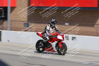 media/Aug-27-2022-Fastrack Riders (Sat) [[c588535105]]/Level 2/Session 1 Start Finish/